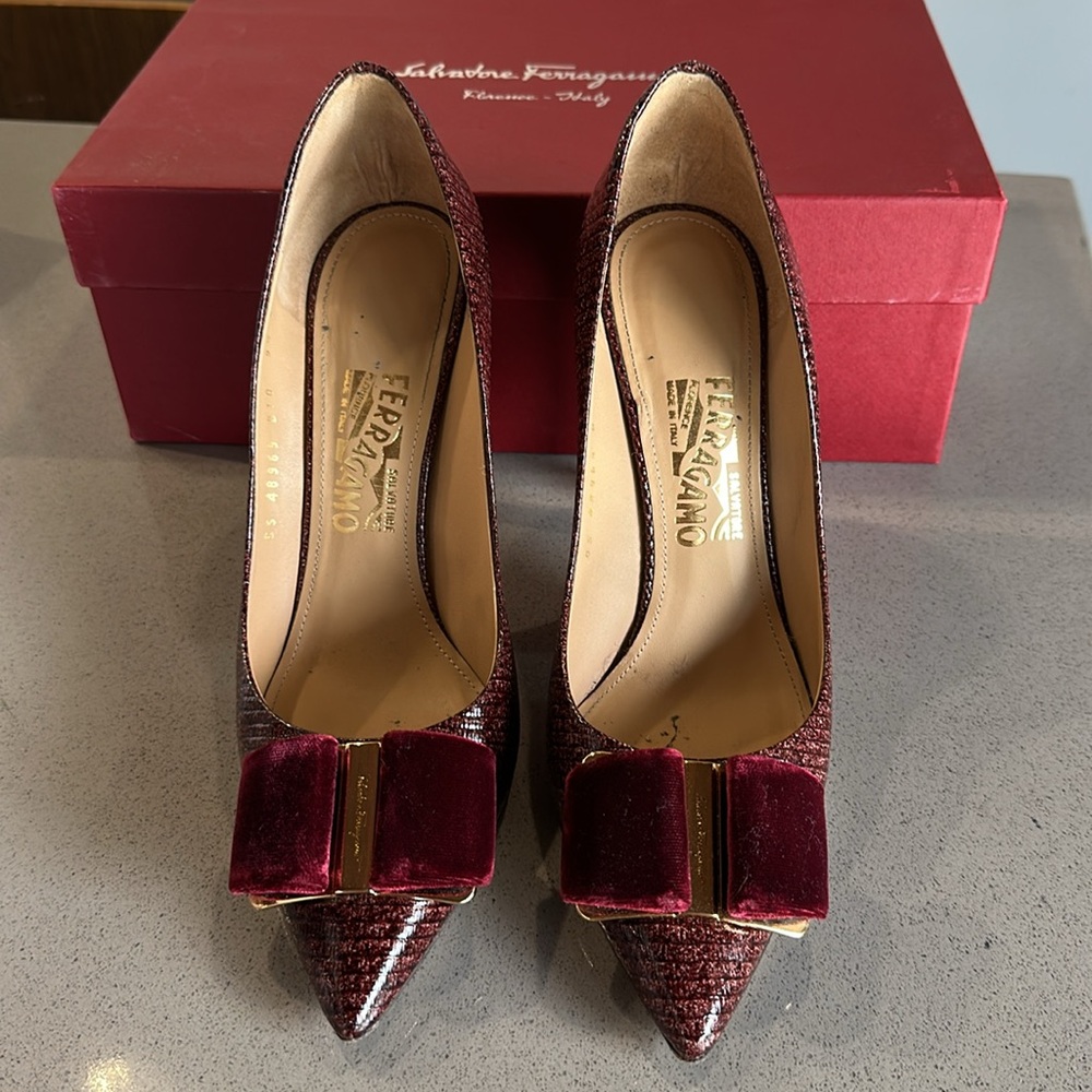 Salvatore Ferragamo Fifi 100 Acm 9.5 B